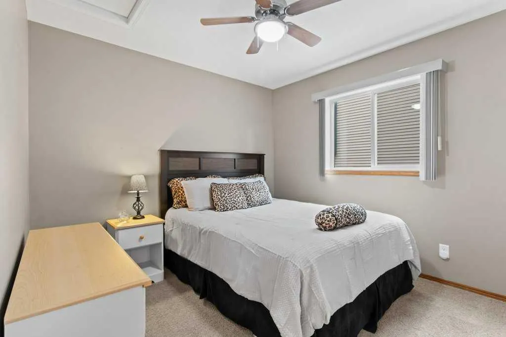 130 Oaklands Crescent