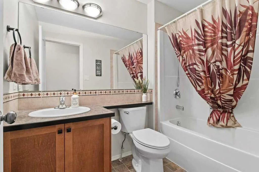 130 Oaklands Crescent