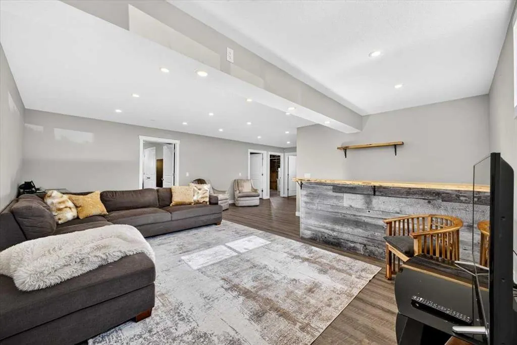 717 Ranch Crescent