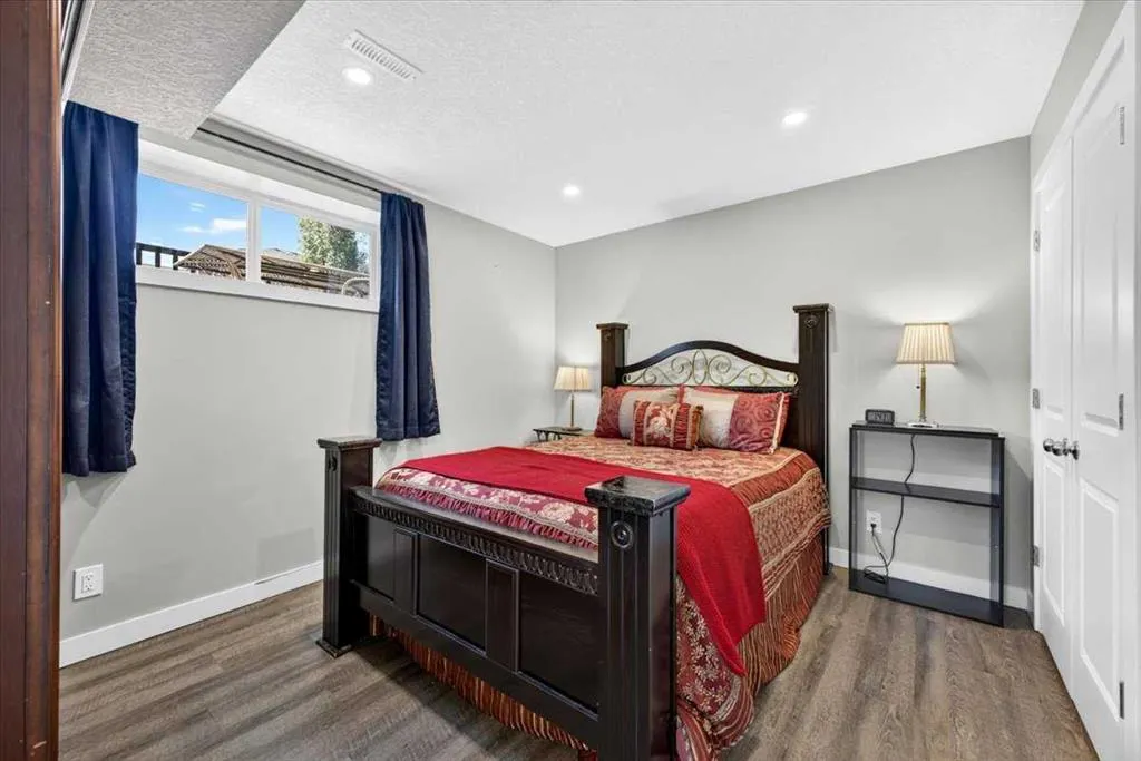 717 Ranch Crescent