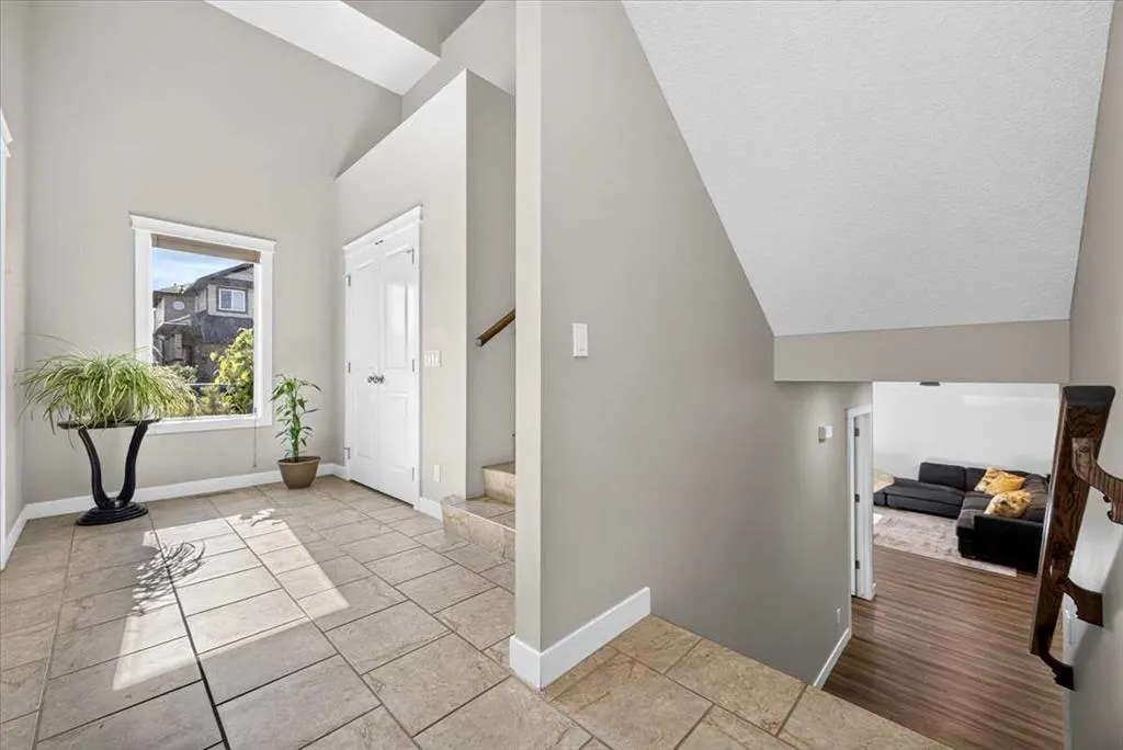 717 Ranch Crescent