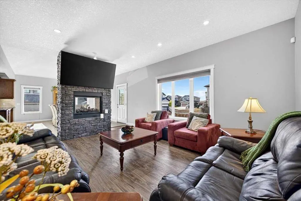 717 Ranch Crescent