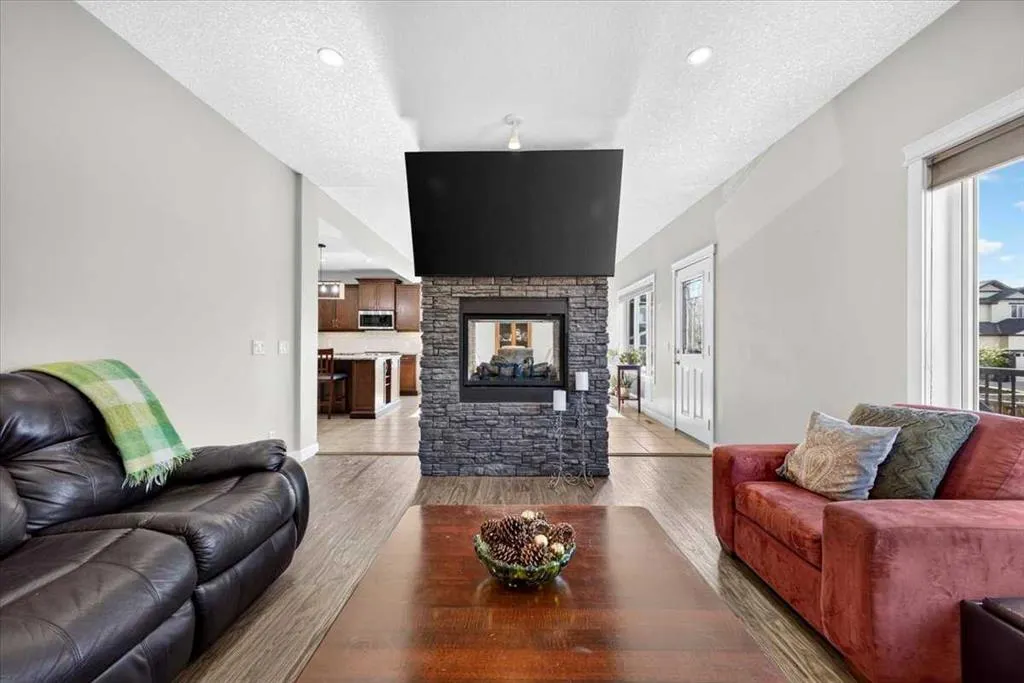 717 Ranch Crescent