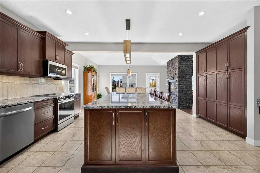 717 Ranch Crescent