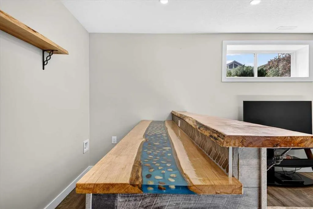 717 Ranch Crescent