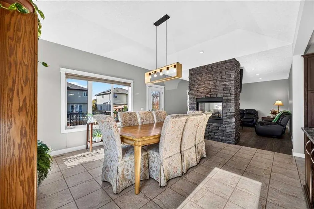 717 Ranch Crescent