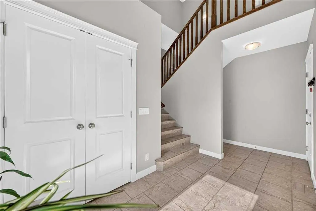 717 Ranch Crescent