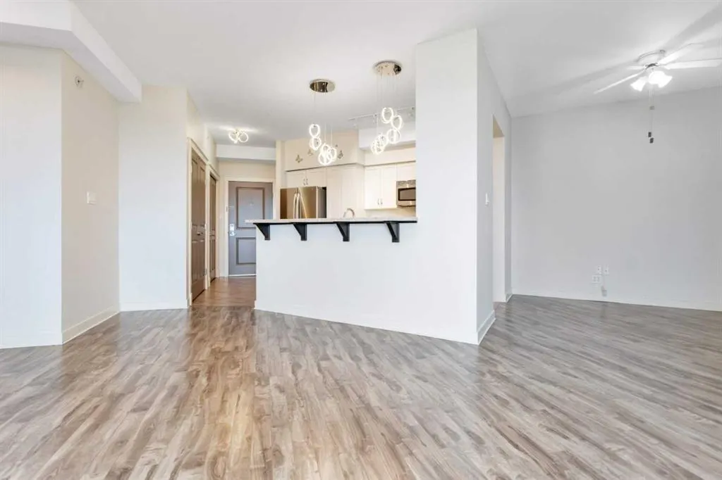 100 Lakeway Boulevard #420