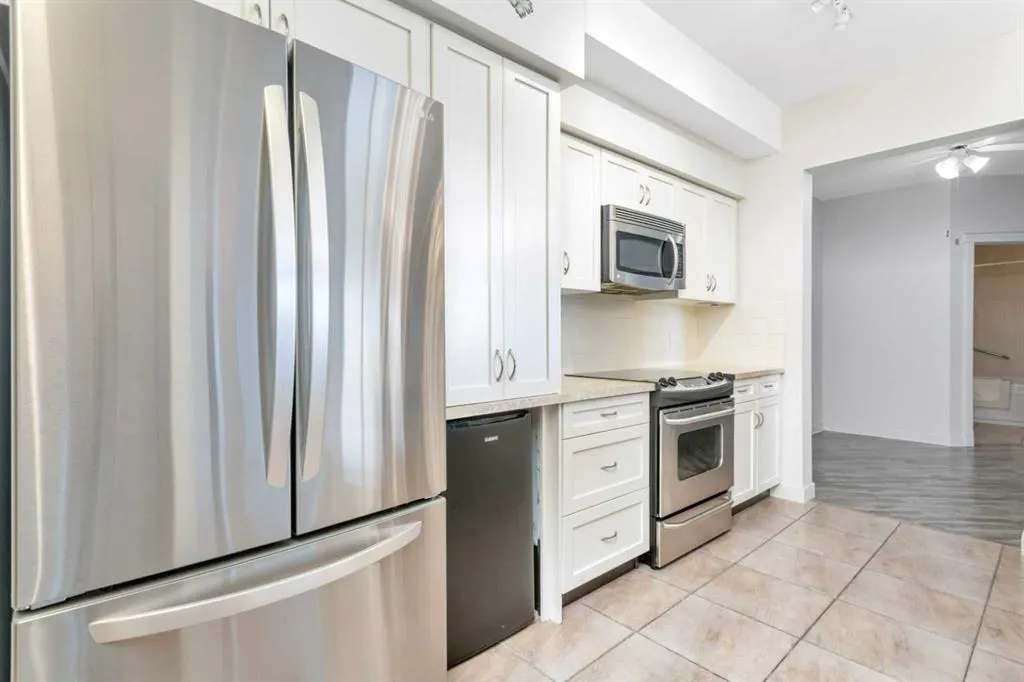 100 Lakeway Boulevard #420