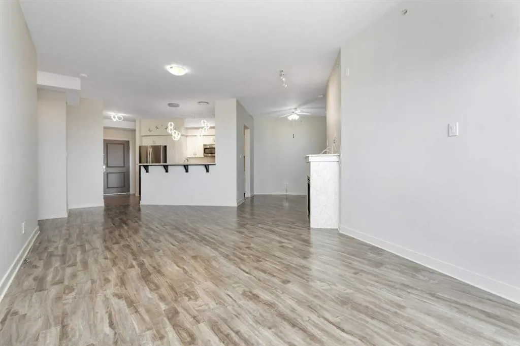 100 Lakeway Boulevard #420