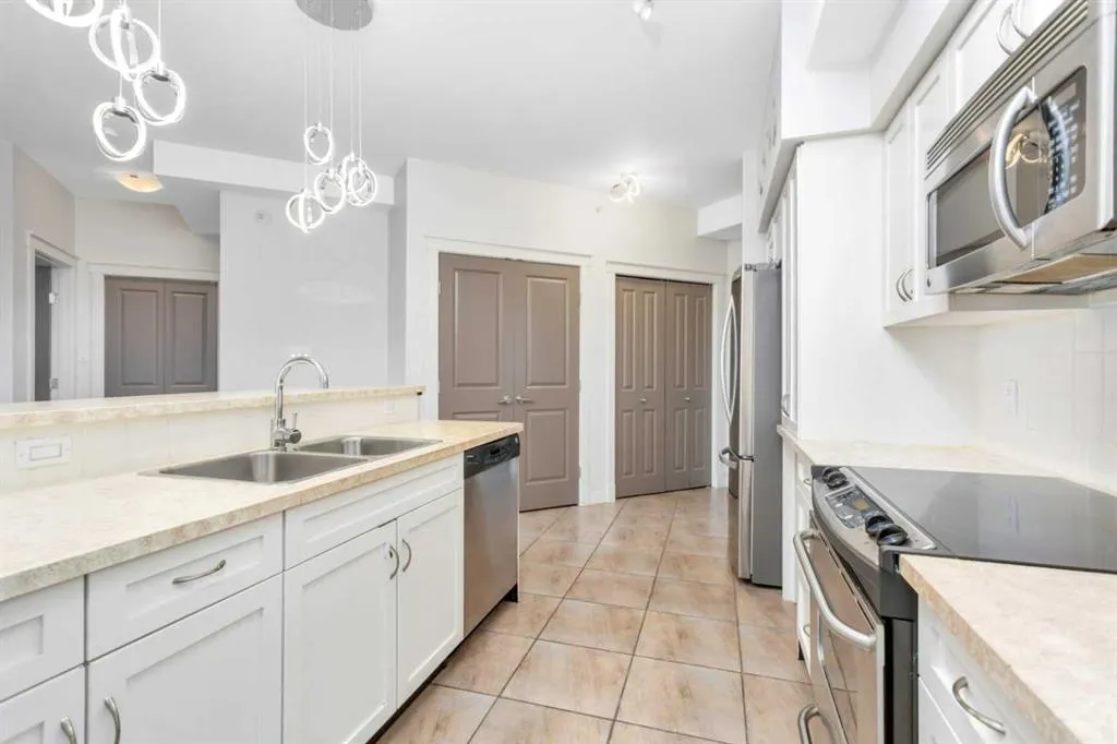 100 Lakeway Boulevard #420
