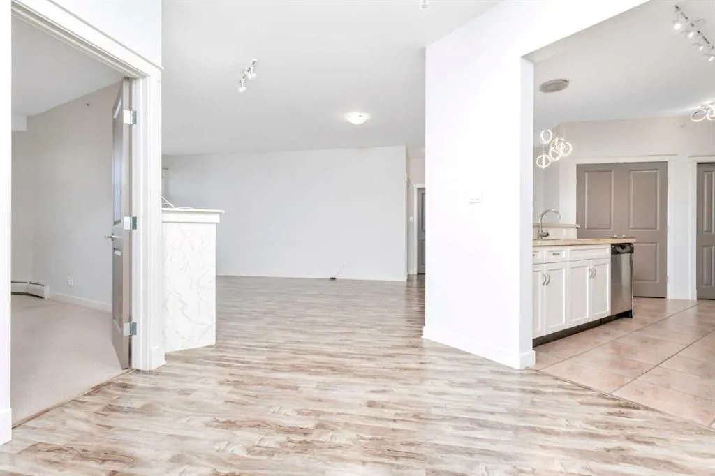 100 Lakeway Boulevard #420
