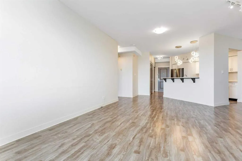 100 Lakeway Boulevard #420