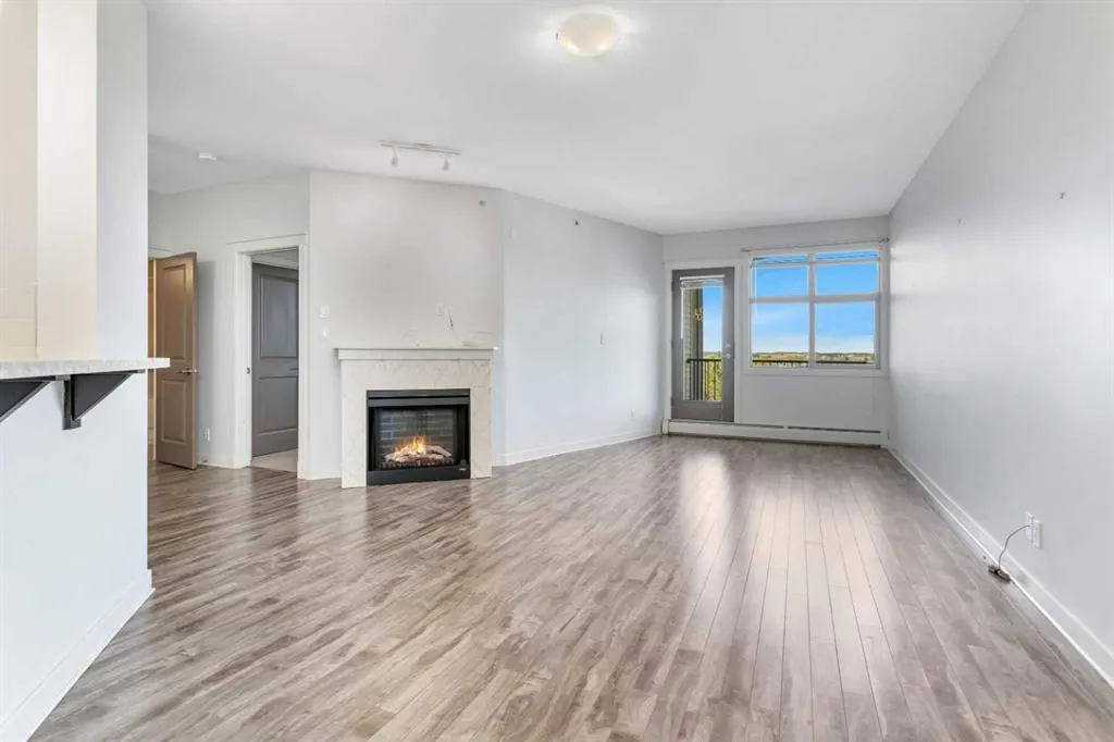 100 Lakeway Boulevard #420