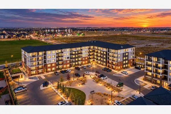 395 Skyview Parkway NE