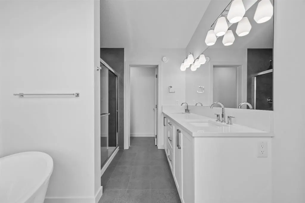 116 Greenwich Drive NW