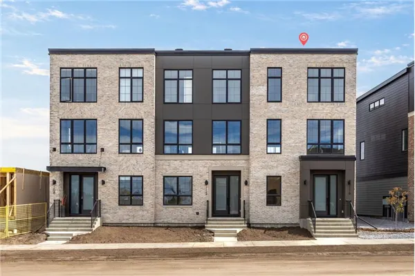 116 Greenwich Drive NW