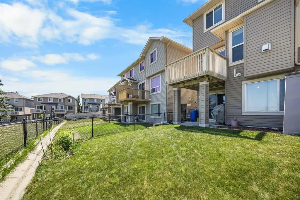 32 Panatella Common NW