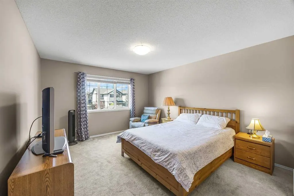 32 Panatella Common NW