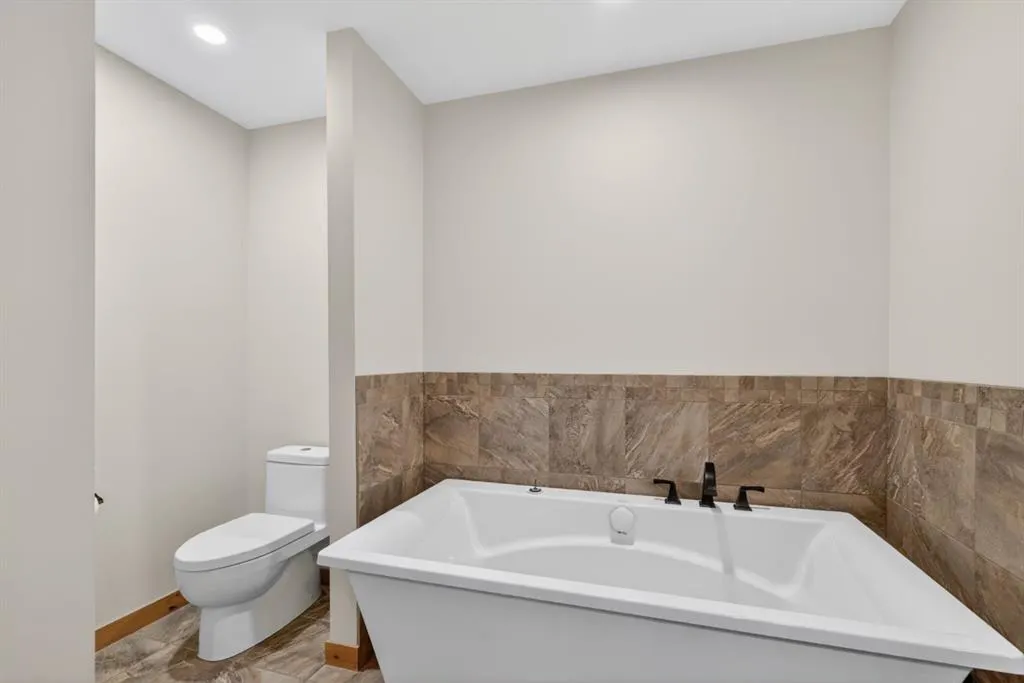 707 Spring Creek Drive #407