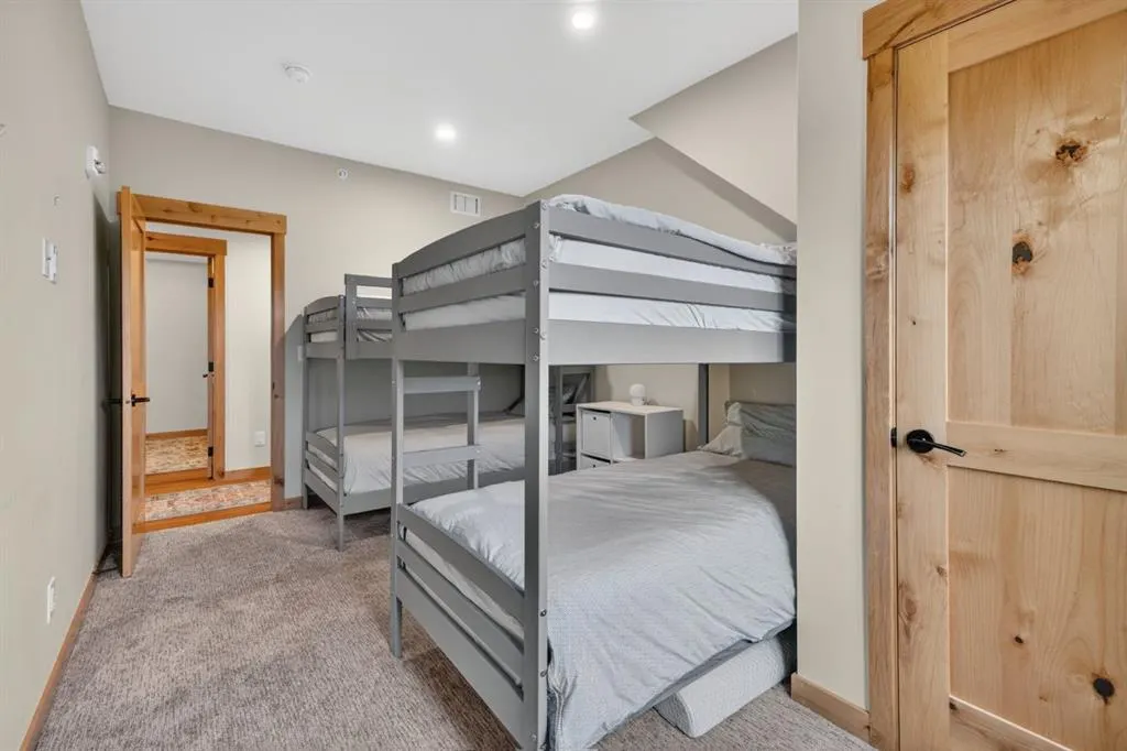 707 Spring Creek Drive #407