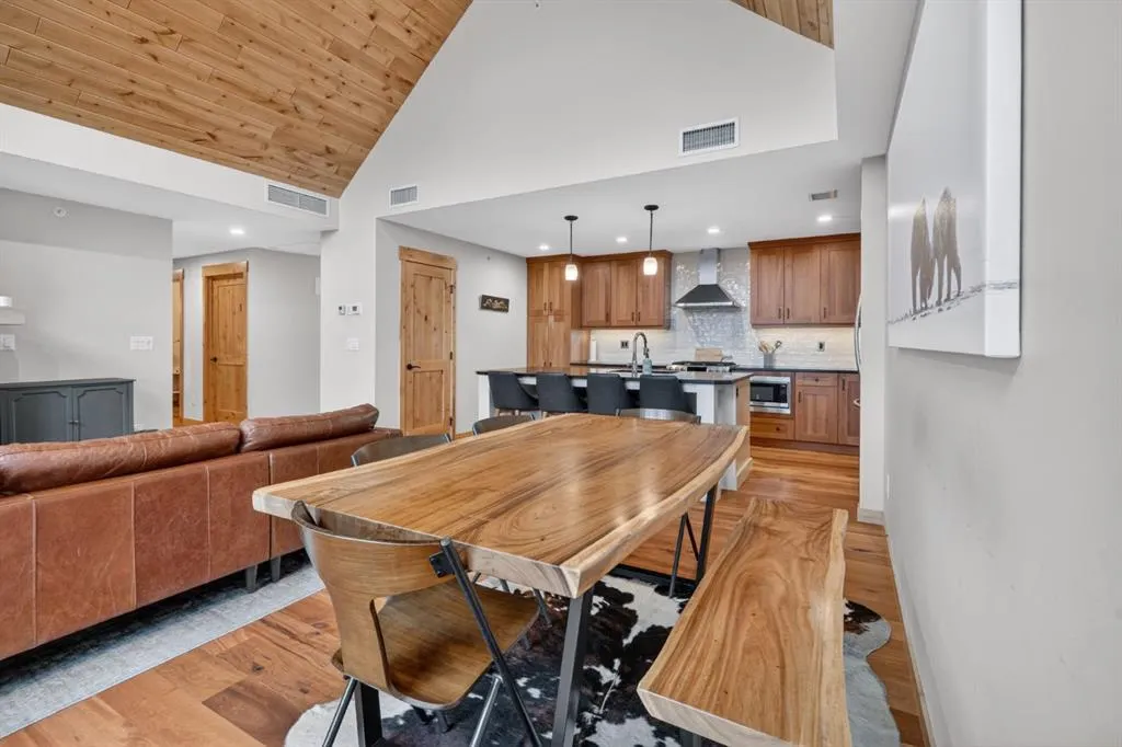 707 Spring Creek Drive #407