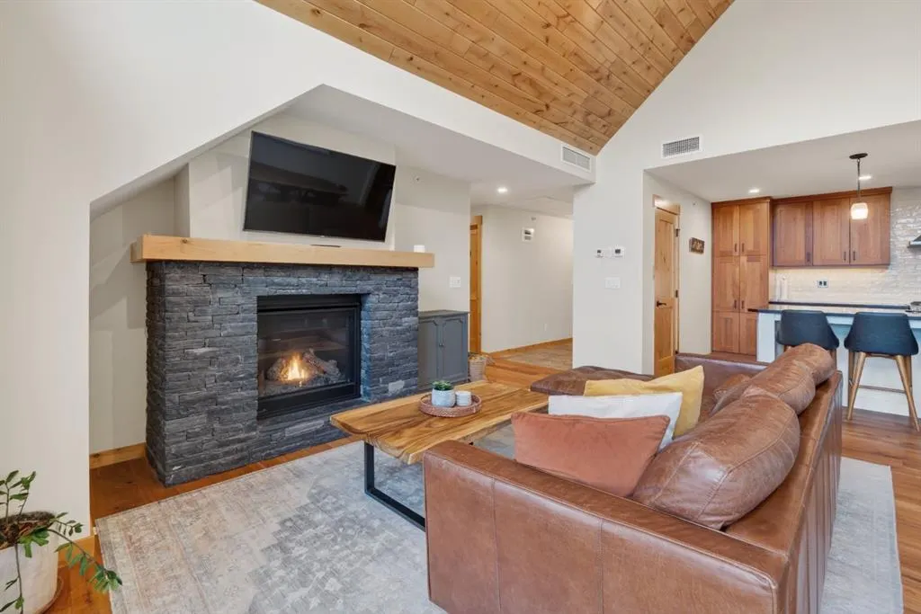 707 Spring Creek Drive #407