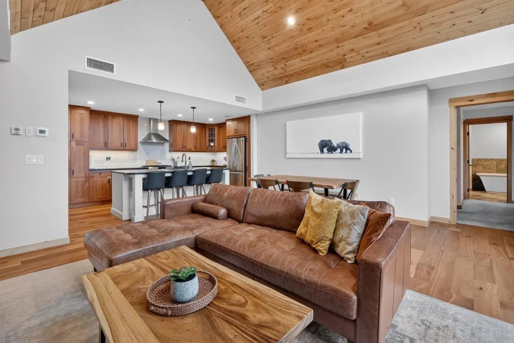 707 Spring Creek Drive #407