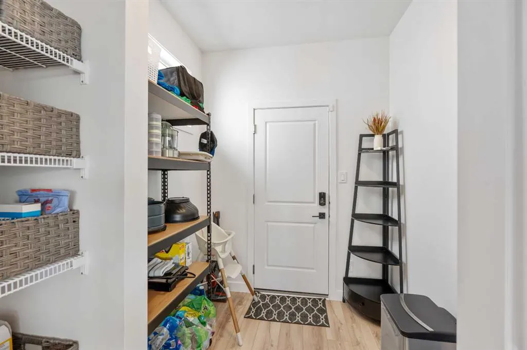 894 Miners Boulevard W