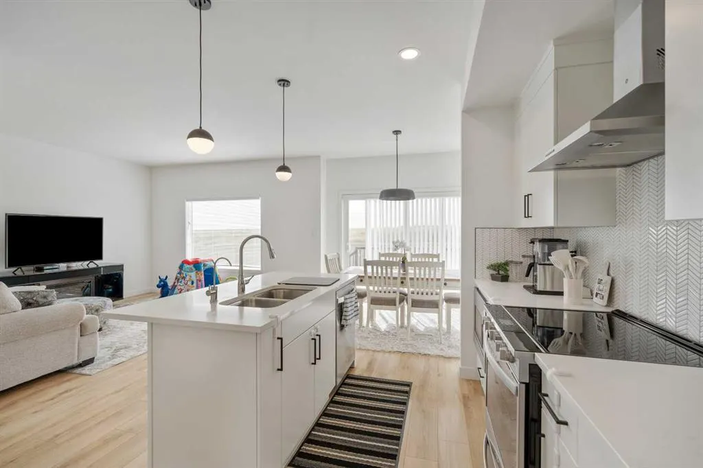 894 Miners Boulevard W