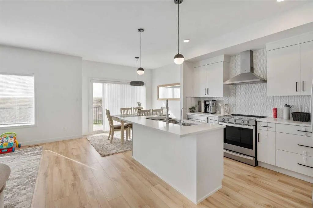 894 Miners Boulevard W