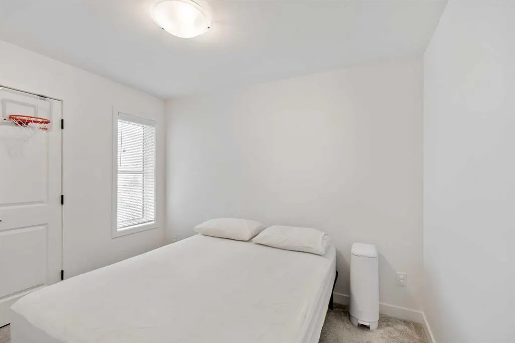 894 Miners Boulevard W