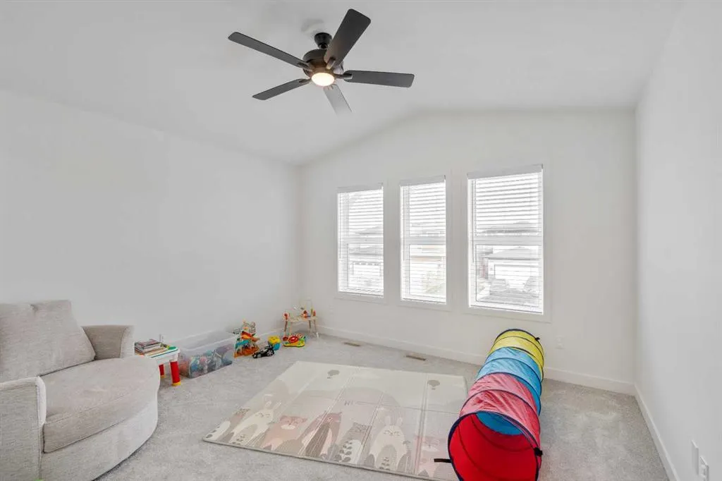 894 Miners Boulevard W