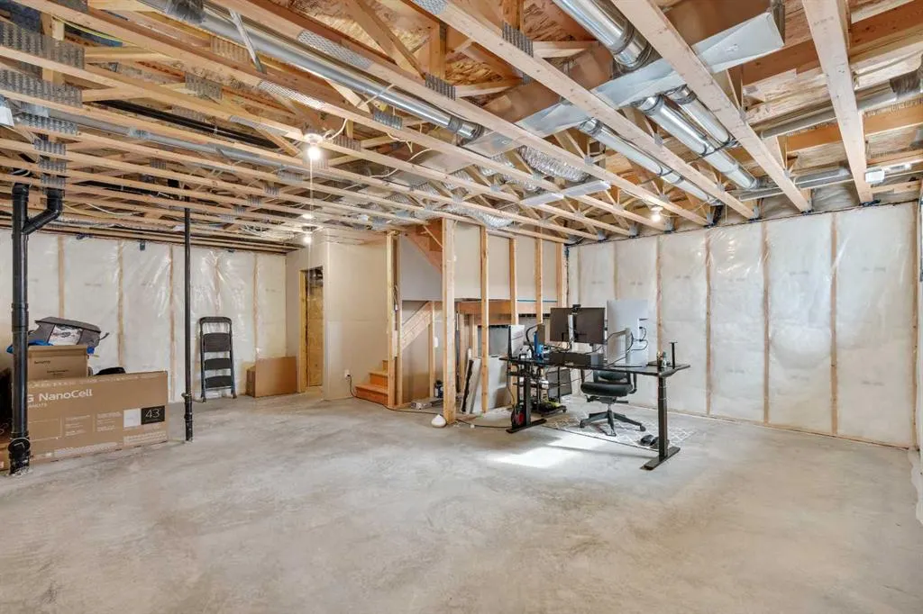 894 Miners Boulevard W