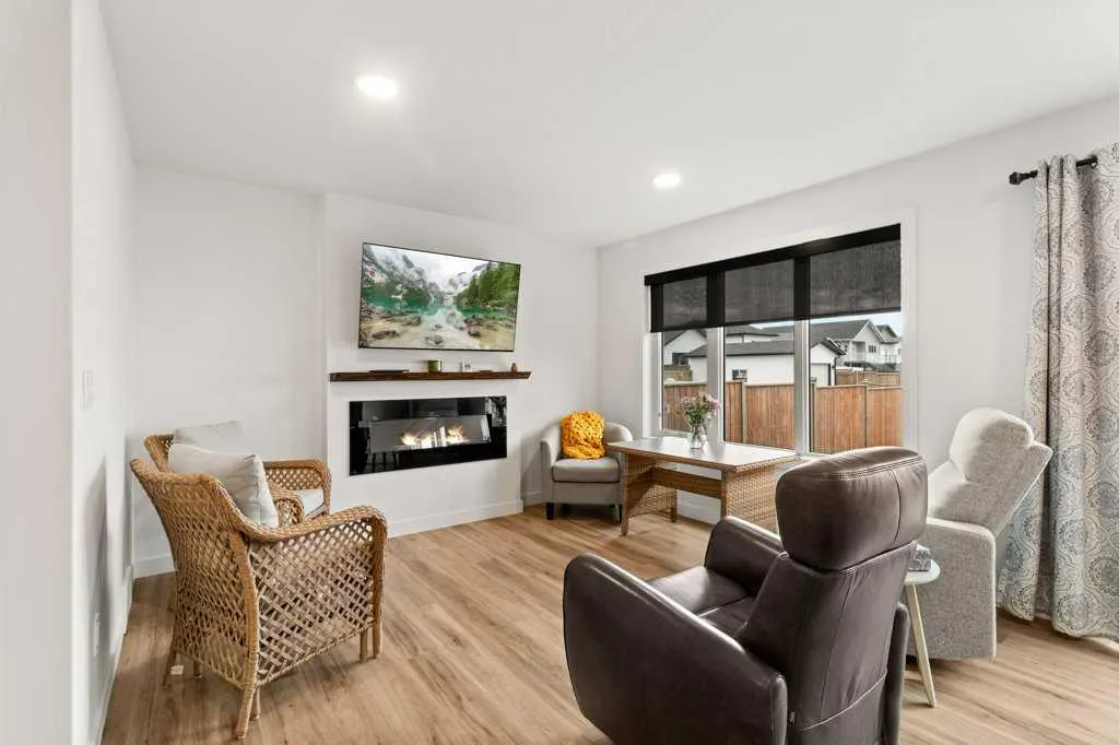 32 Iron Gate Boulevard