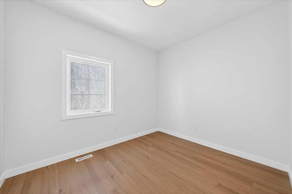 11 Lakewood Way