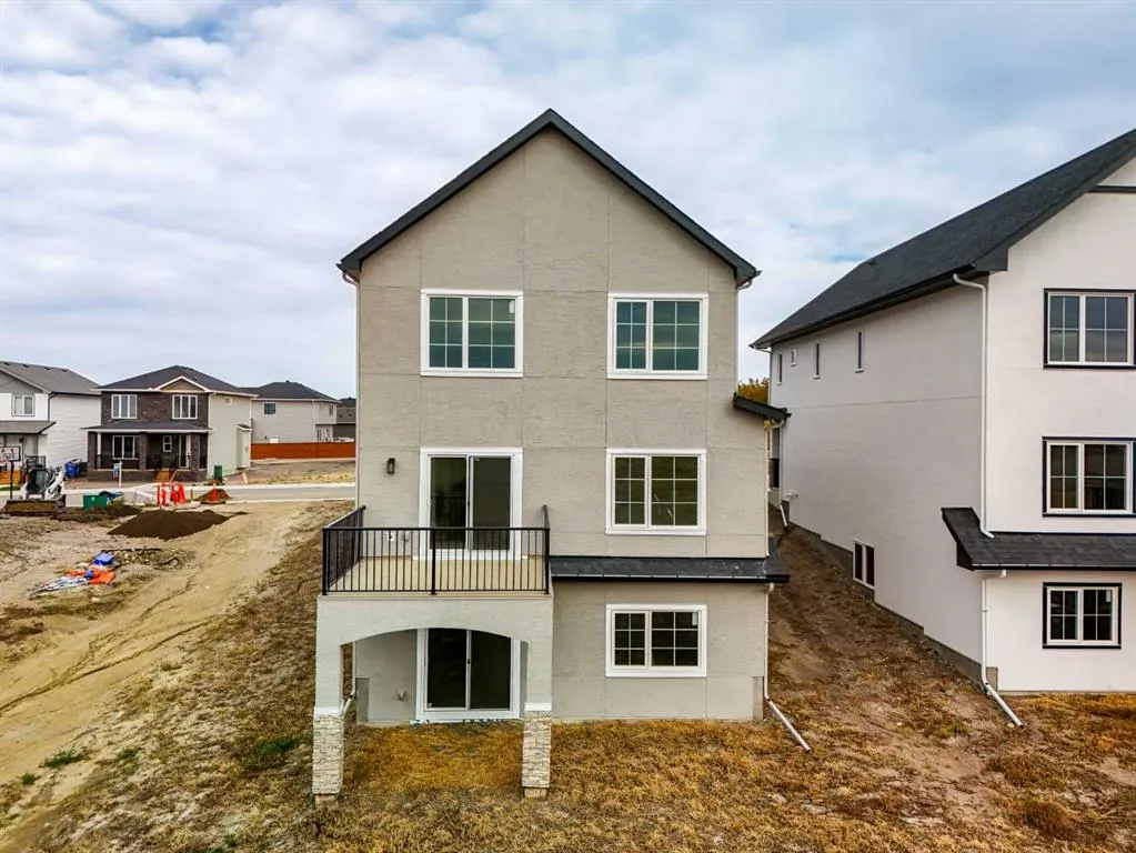 11 Lakewood Way