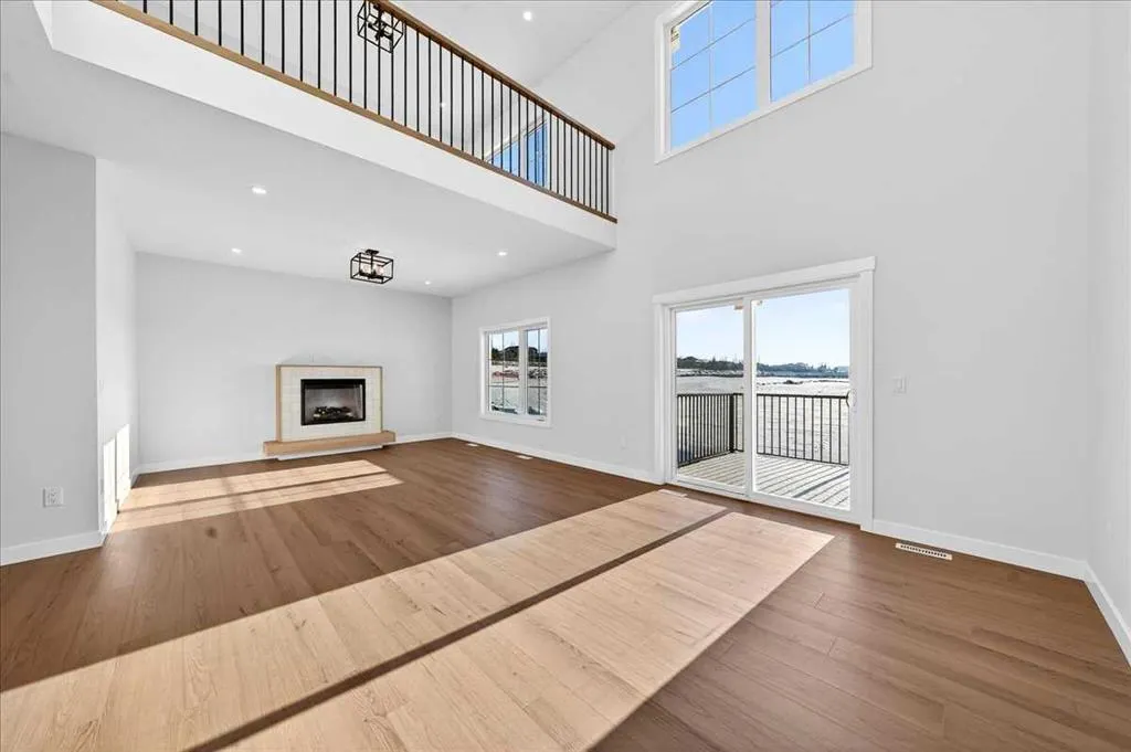 11 Lakewood Way