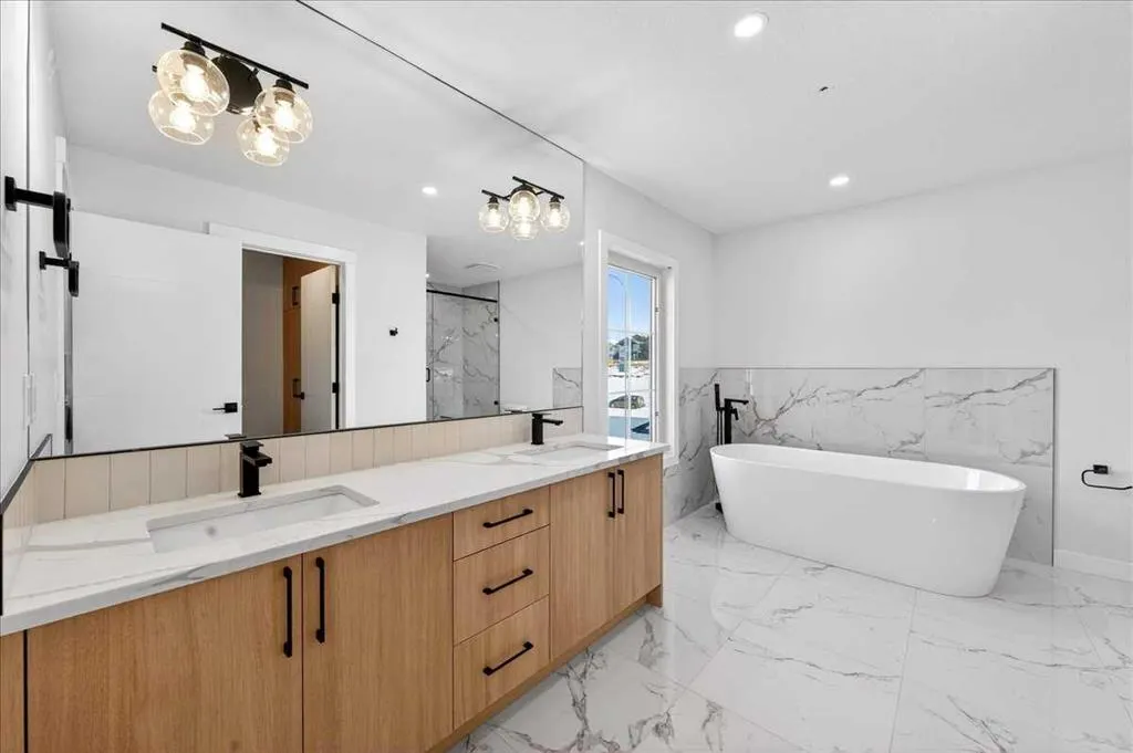 11 Lakewood Way
