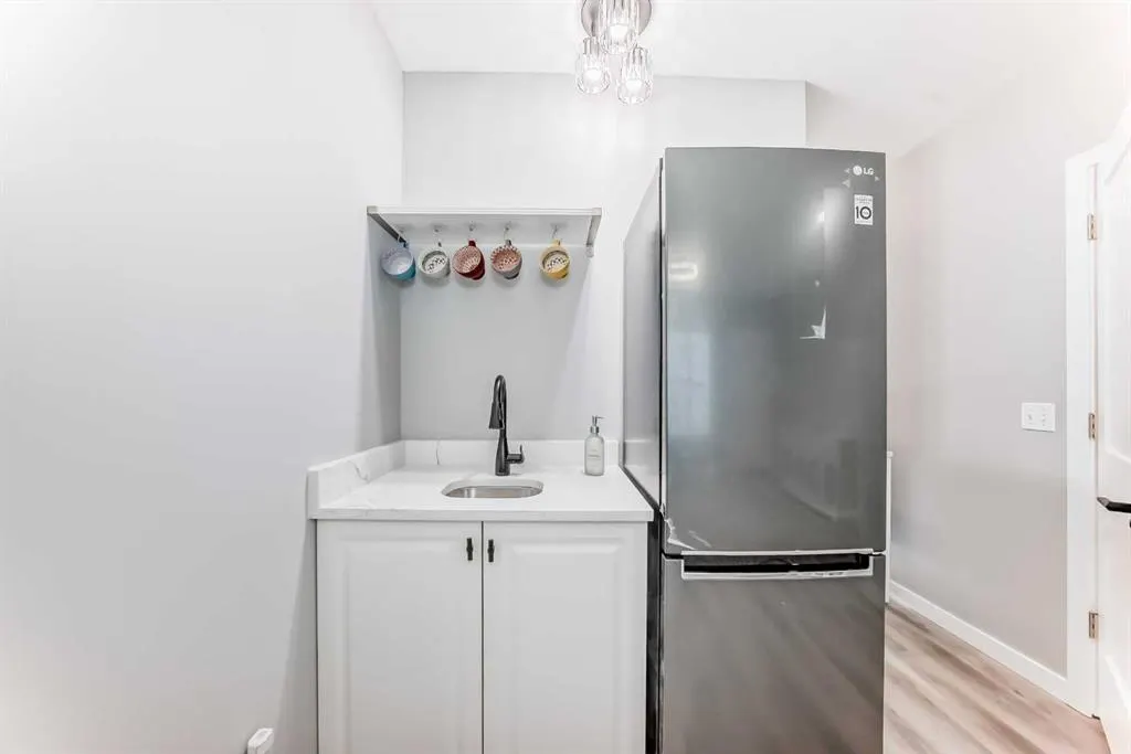 1014 14 Avenue SW #106