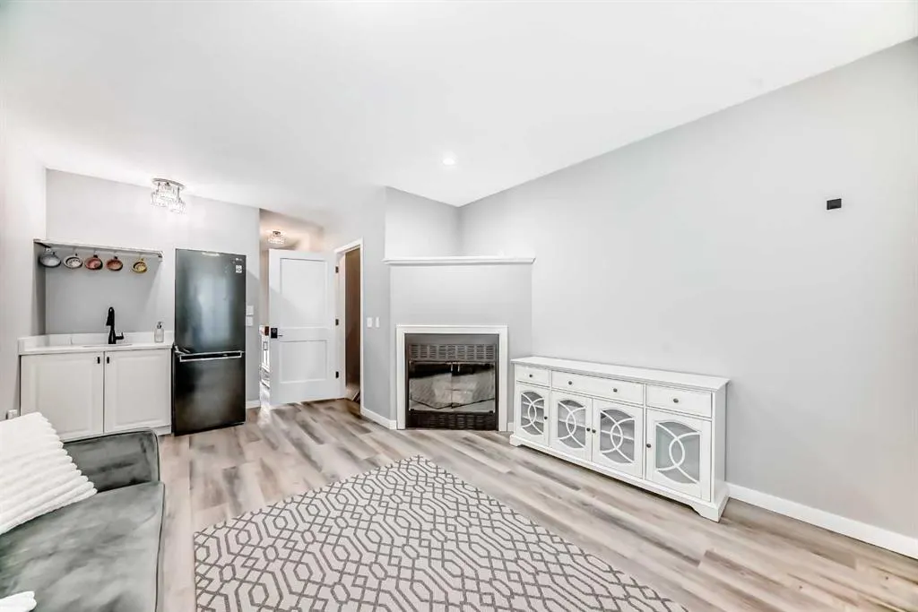 1014 14 Avenue SW #106