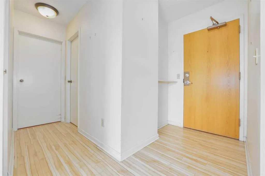 80 Point Mckay Crescent NW #208