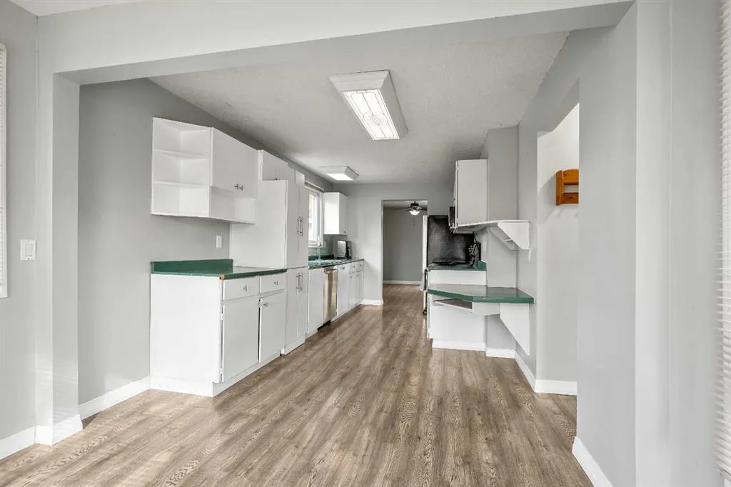 44 Abingdon Court NE
