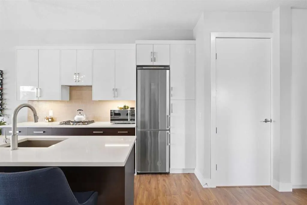 1521 26 Avenue SW #405