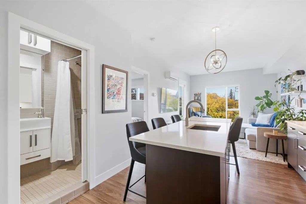 1521 26 Avenue SW #405