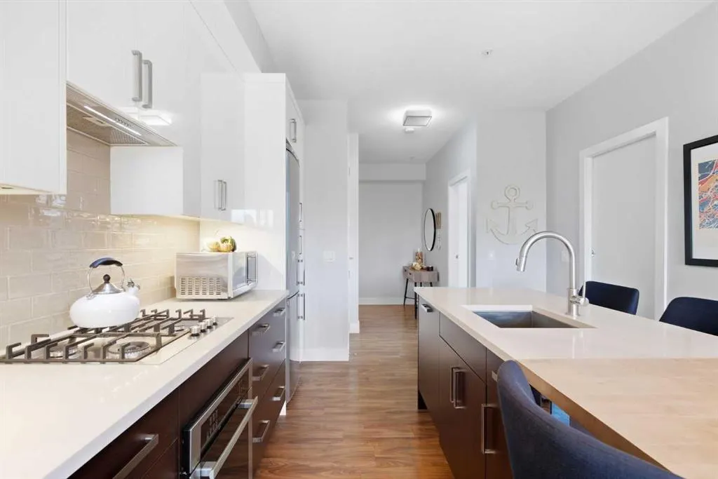 1521 26 Avenue SW #405