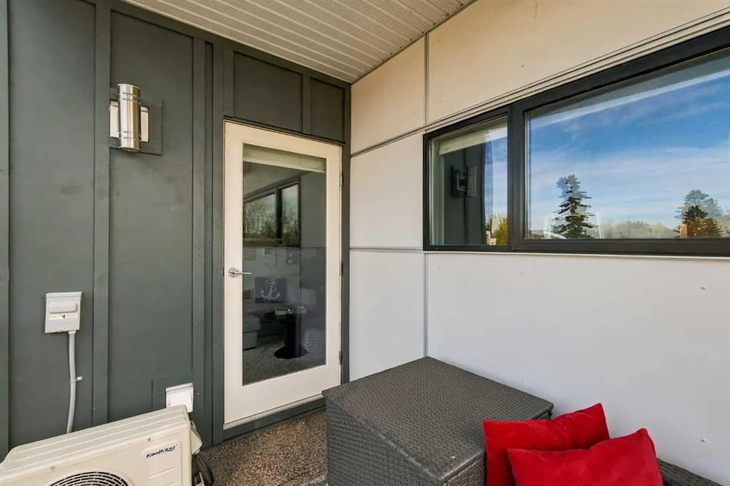 1521 26 Avenue SW #405