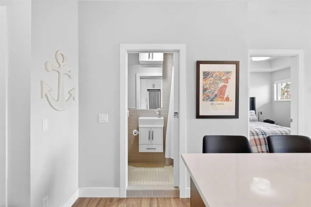1521 26 Avenue SW #405