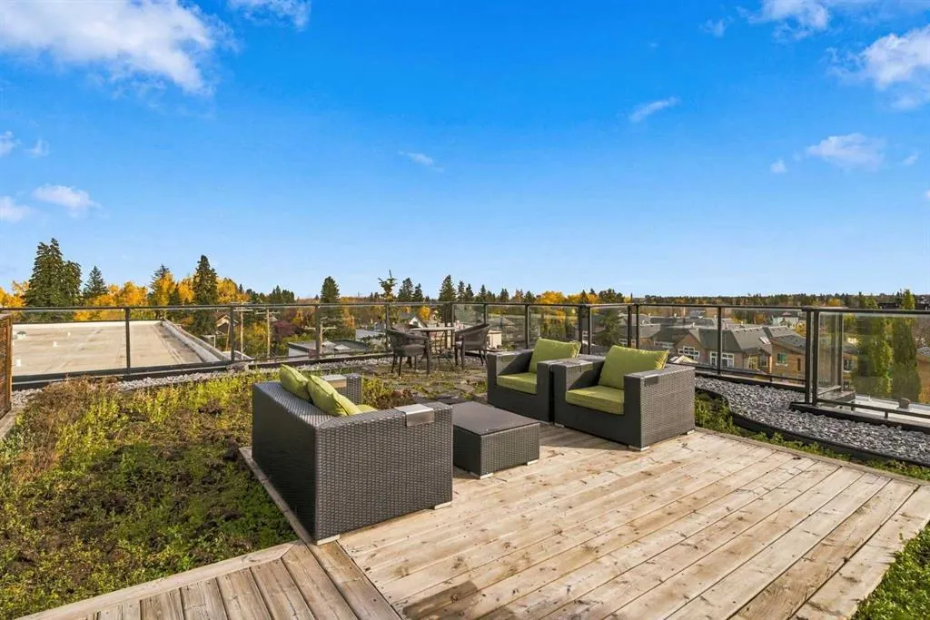 1521 26 Avenue SW #405