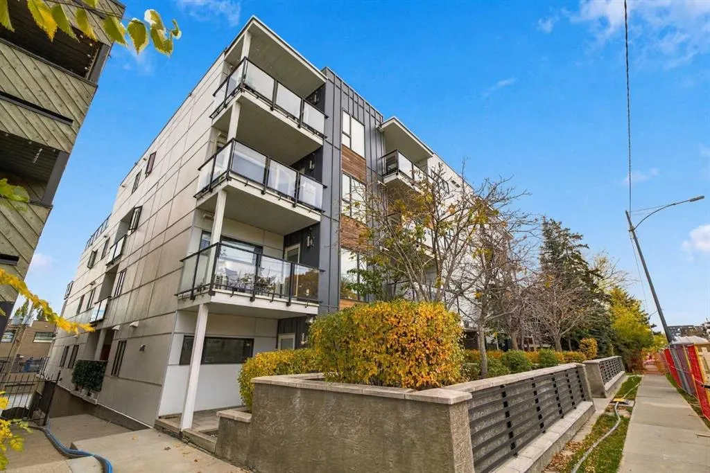1521 26 Avenue SW #405